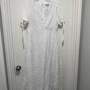 Francesca's Collections Elegant White Bridal Gown